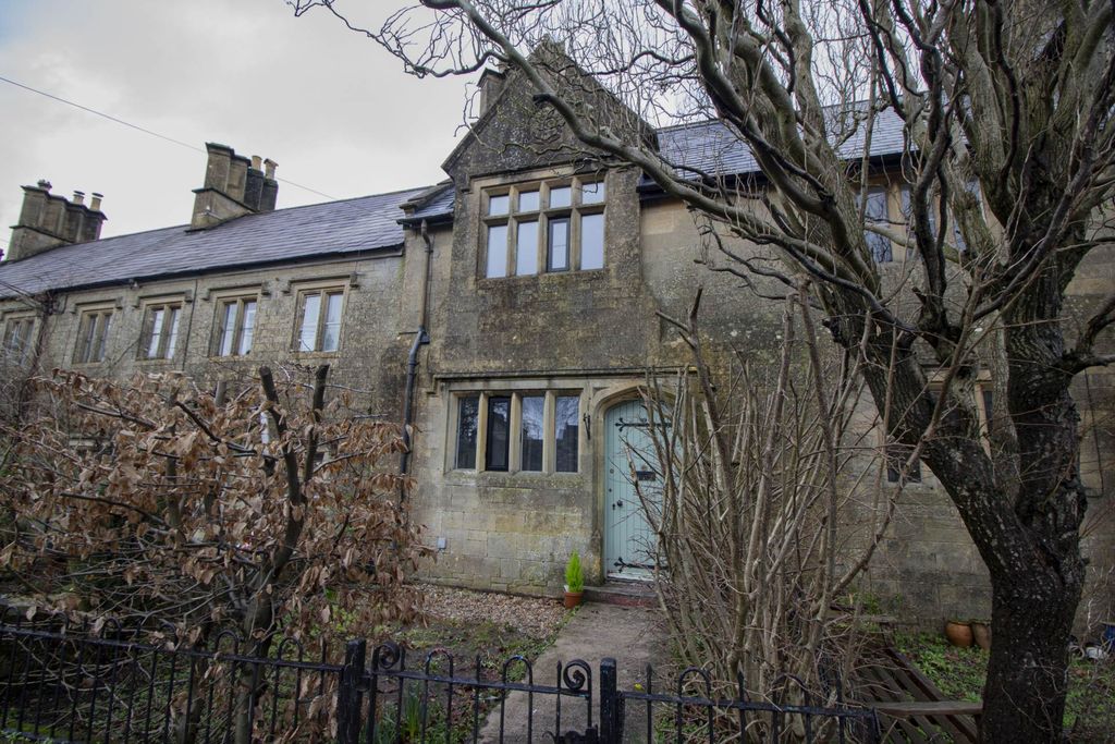 Property photo 1 of 24