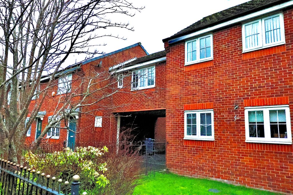 Property photo 1 of 12