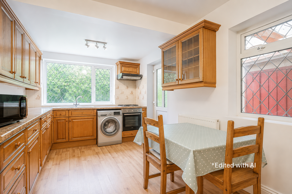 Property photo 3 of 10 Kitchen