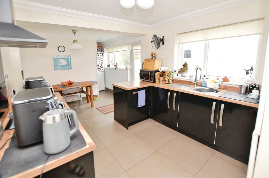 Property photo 2 of 20 Kitchen/Diner