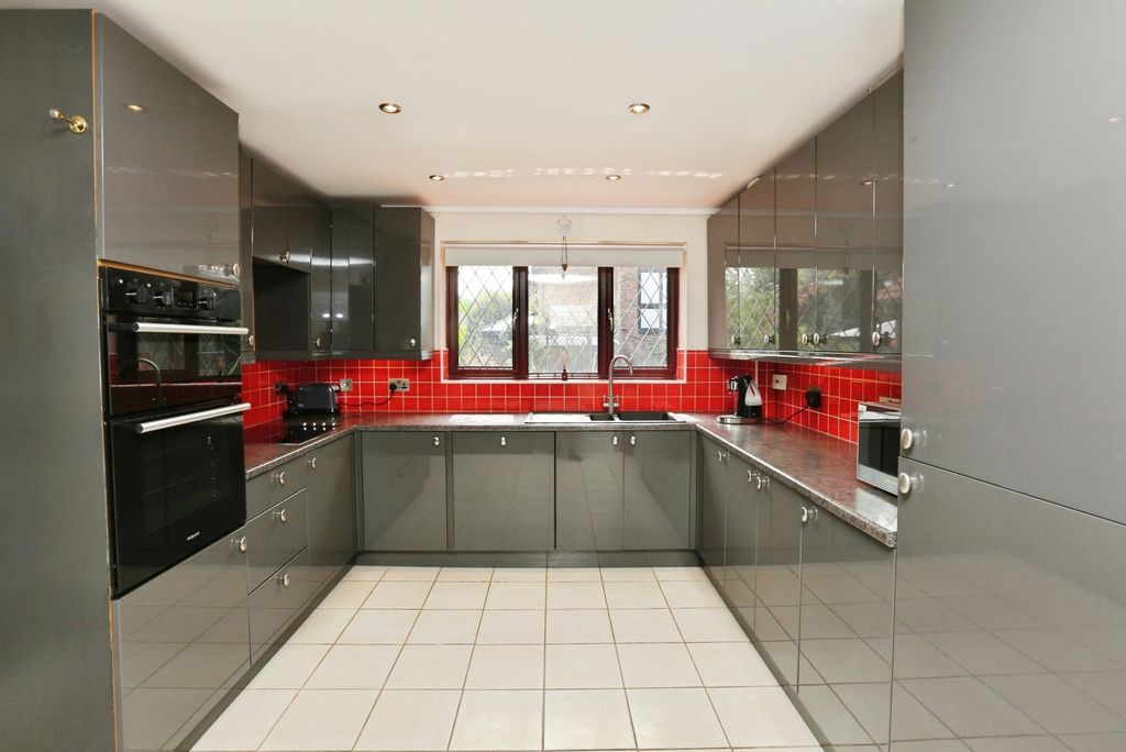 Property photo 3 of 30 Pbox-Img.Jpg