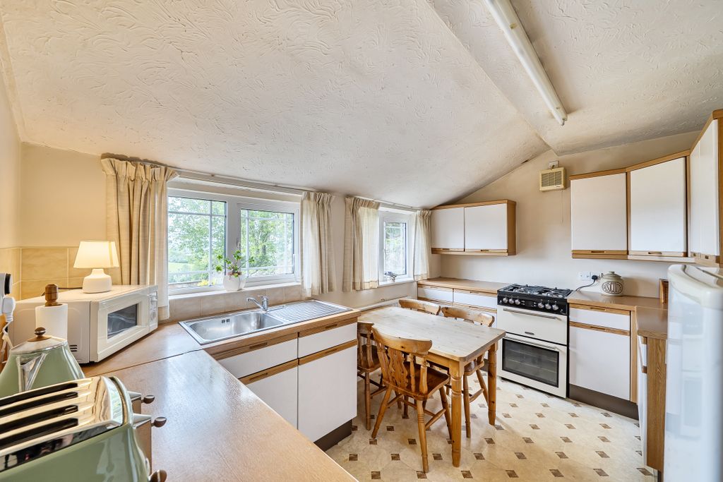 Property photo 3 of 26 14560107
