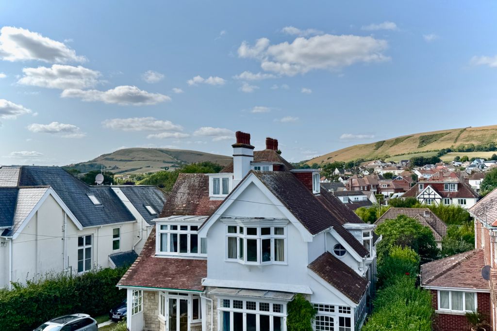 Property photo 2 of 10 Hill Views