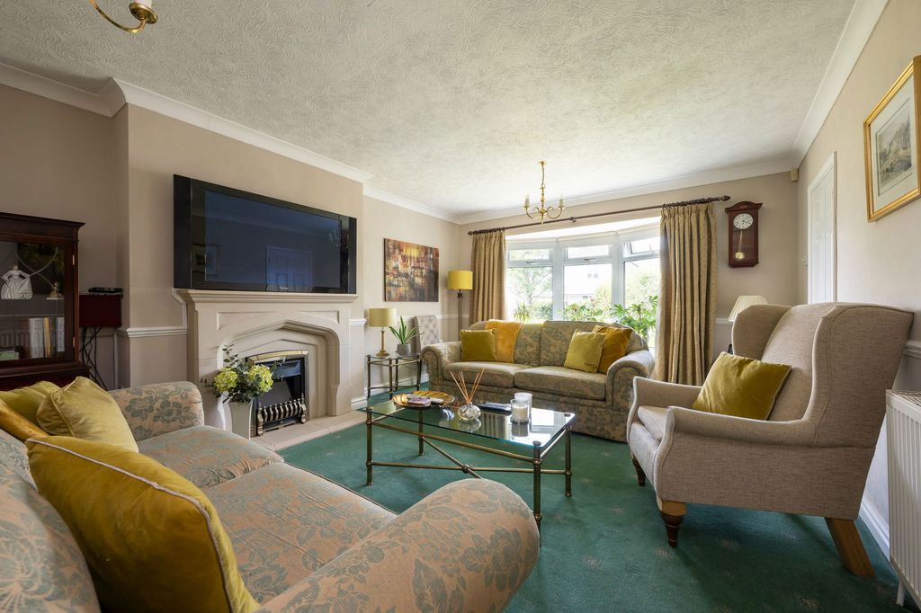 Property photo 2 of 26