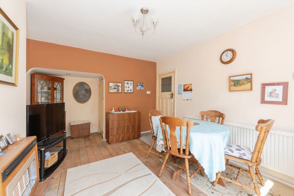 Property photo 3 of 17 Dining Room