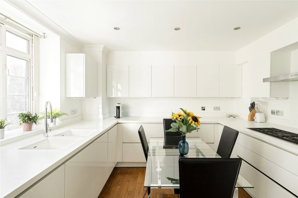 Property photo 3 of 17 Picture No. 09