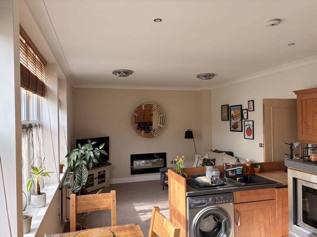 Property photo 3 of 9 Gallery