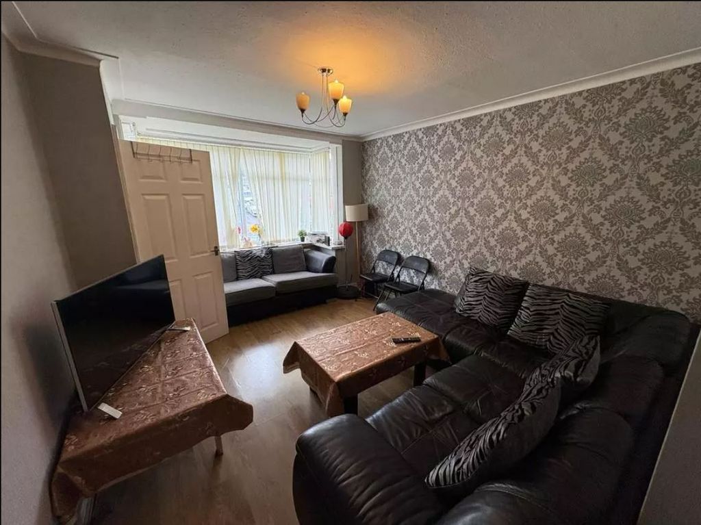 Property photo 2 of 8 Capture 2