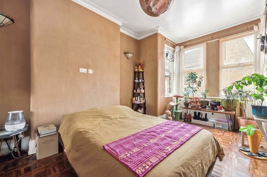 Property photo 2 of 12 Picture No. 29