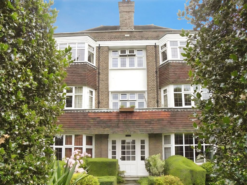 Property photo 1 of 8 Exterior