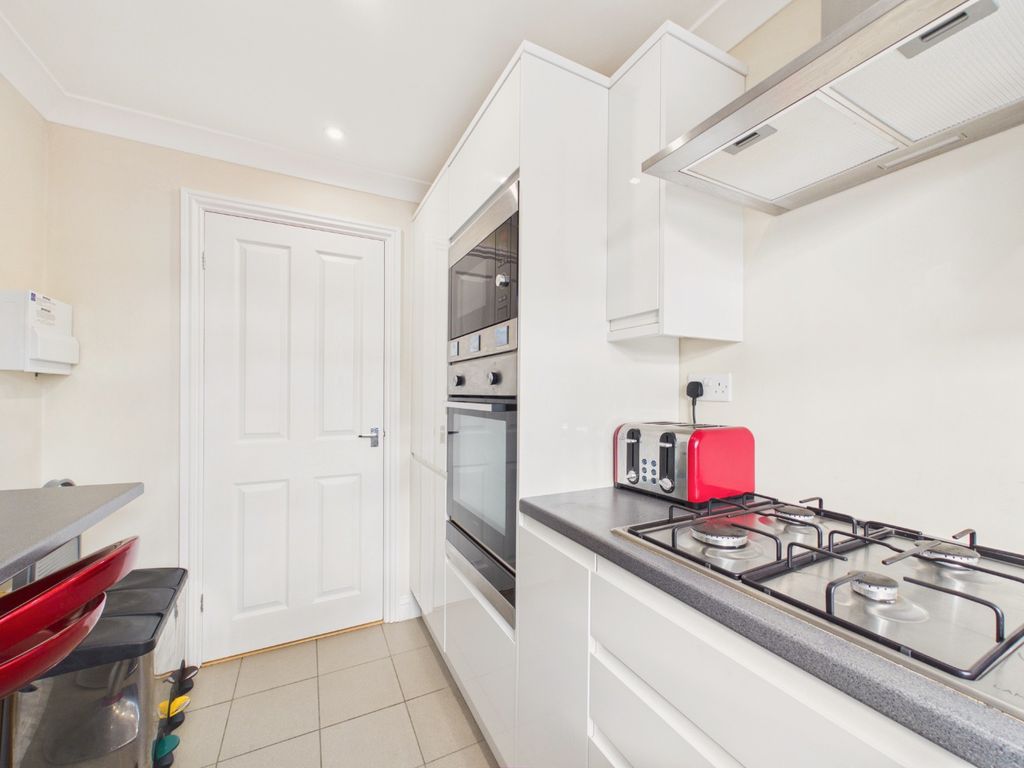 Property photo 3 of 12 5019695