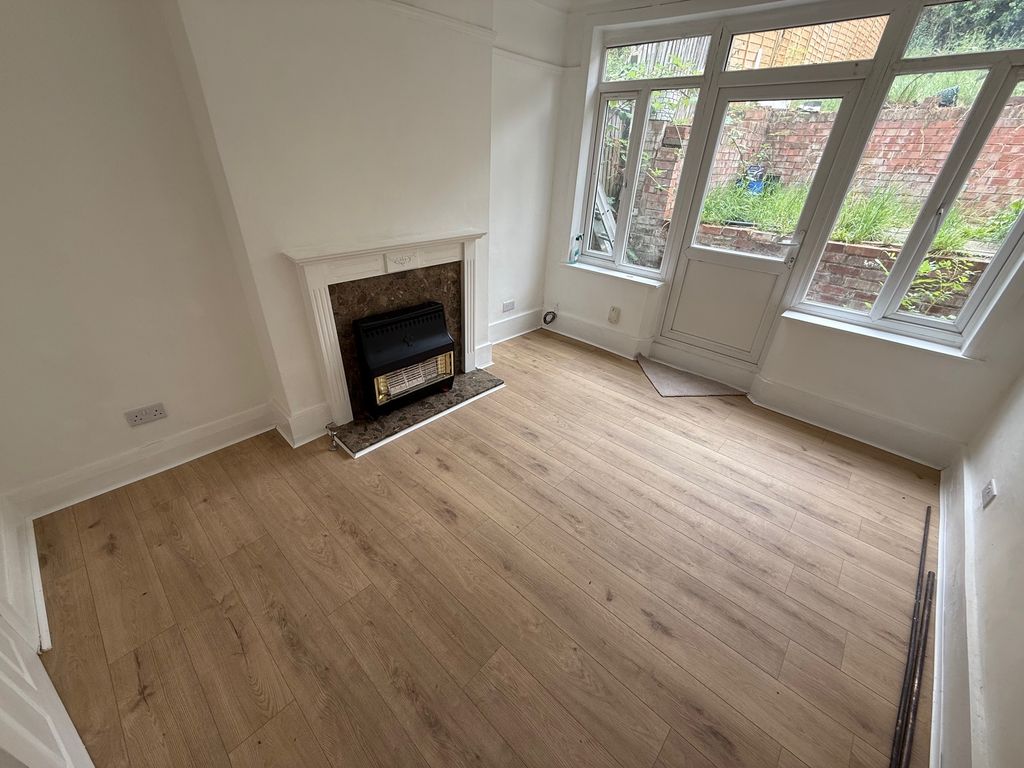 Property photo 2 of 14 Image