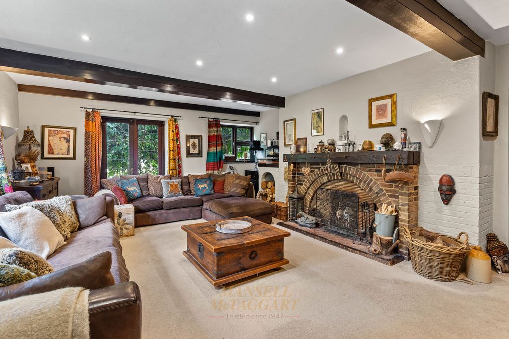 Property photo 3 of 27