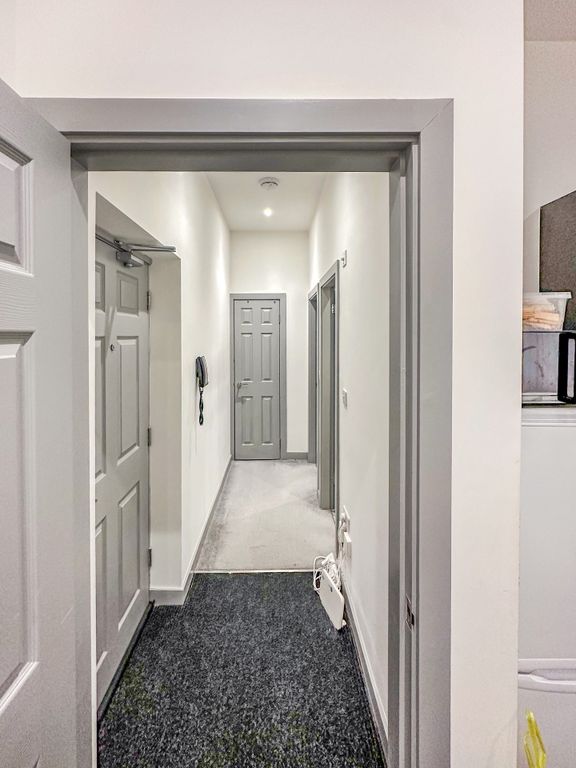 Property photo 2 of 6 Hallway