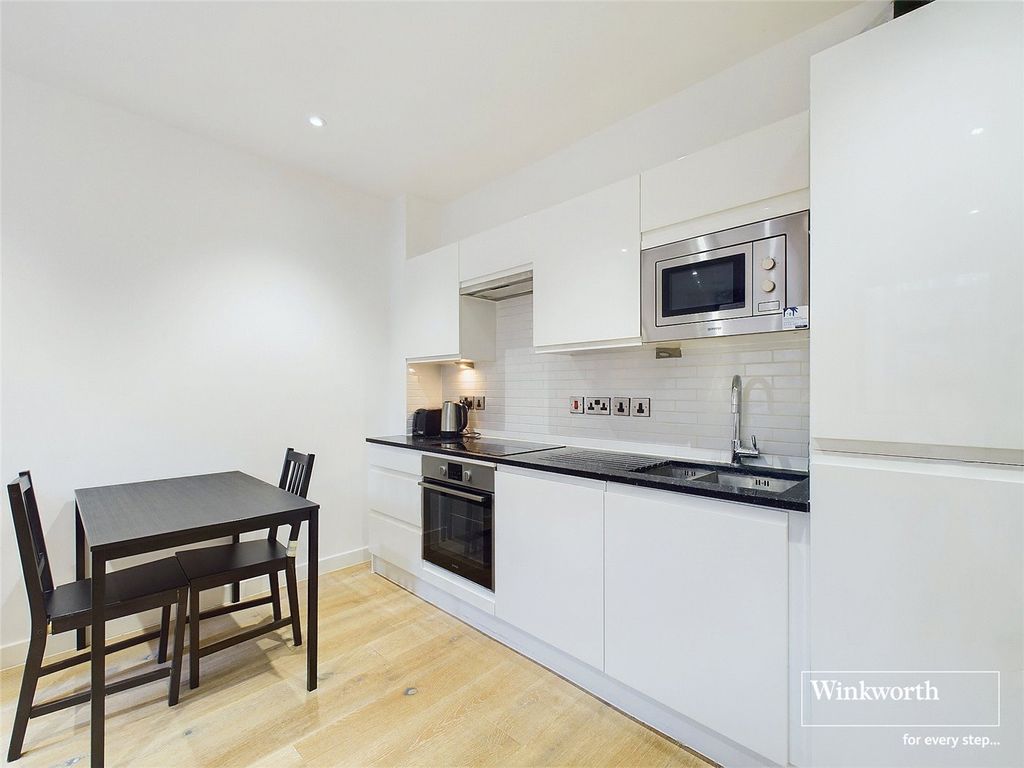 Property photo 3 of 7 Picture No. 14