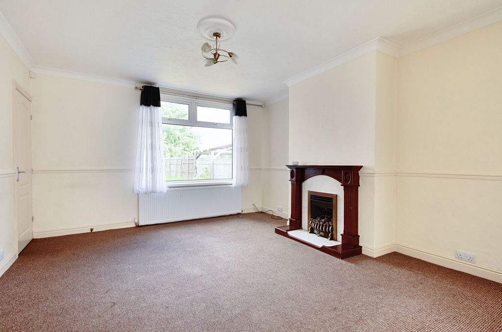 Property photo 2 of 18 1340130-6-689E19c...