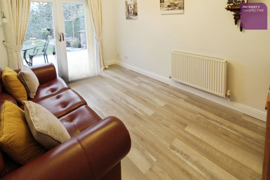 Property photo 3 of 19 Dining Room