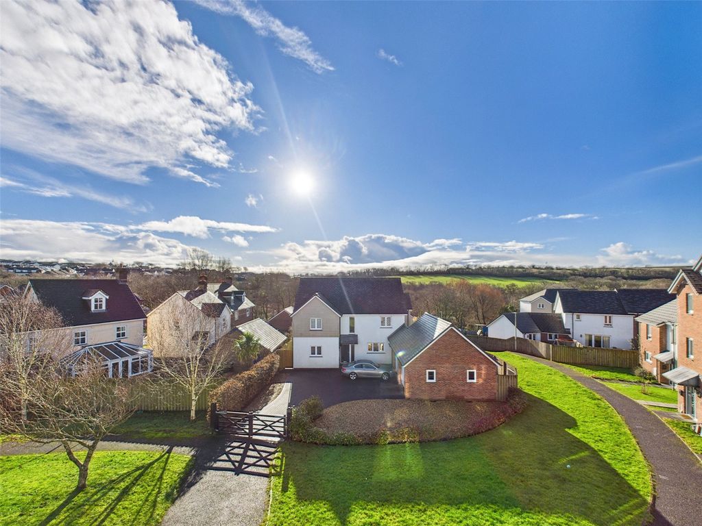 Property photo 2 of 15 Picture No. 18