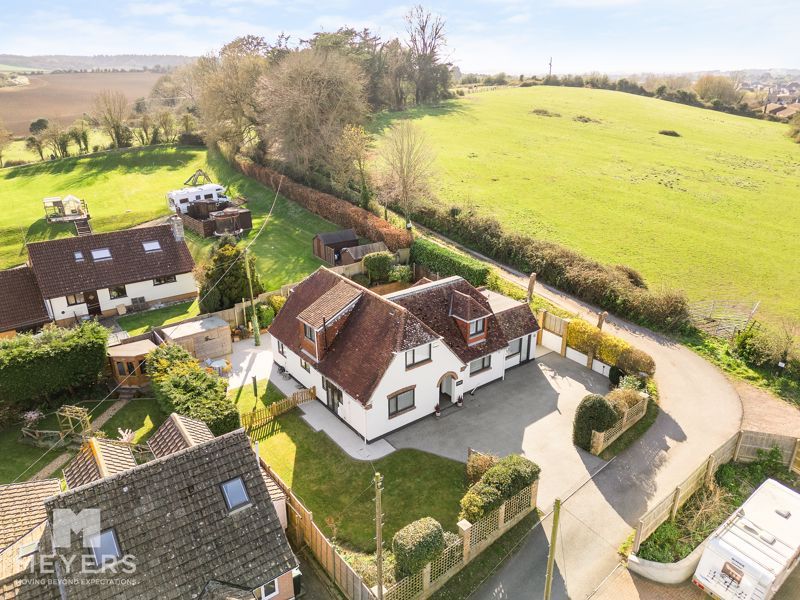 Property photo 1 of 38 Photo 27