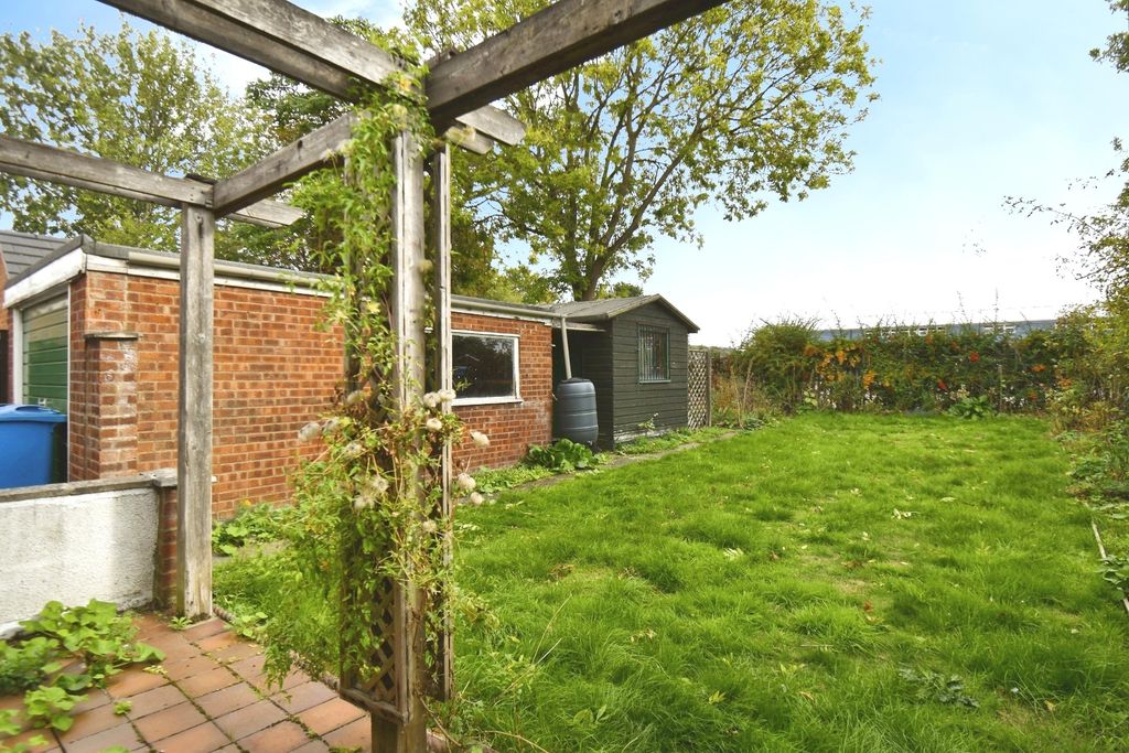 Property photo 3 of 19 Outside
