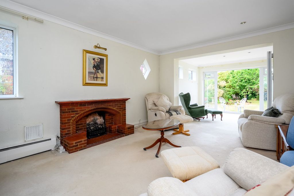 Property photo 3 of 19