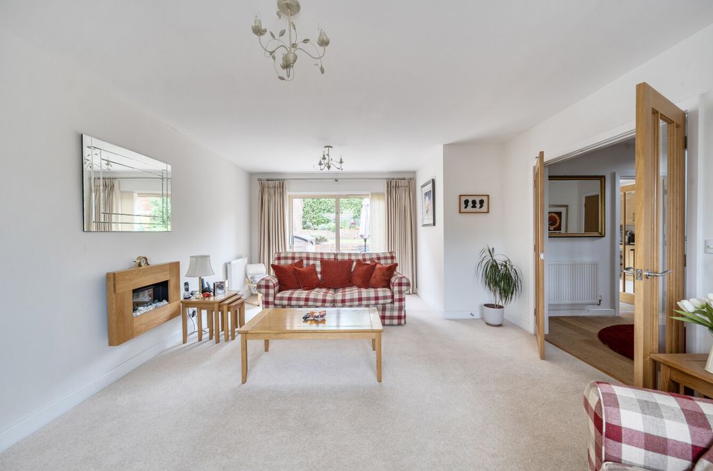 Property photo 2 of 11 1467815-12-6A1Db5...