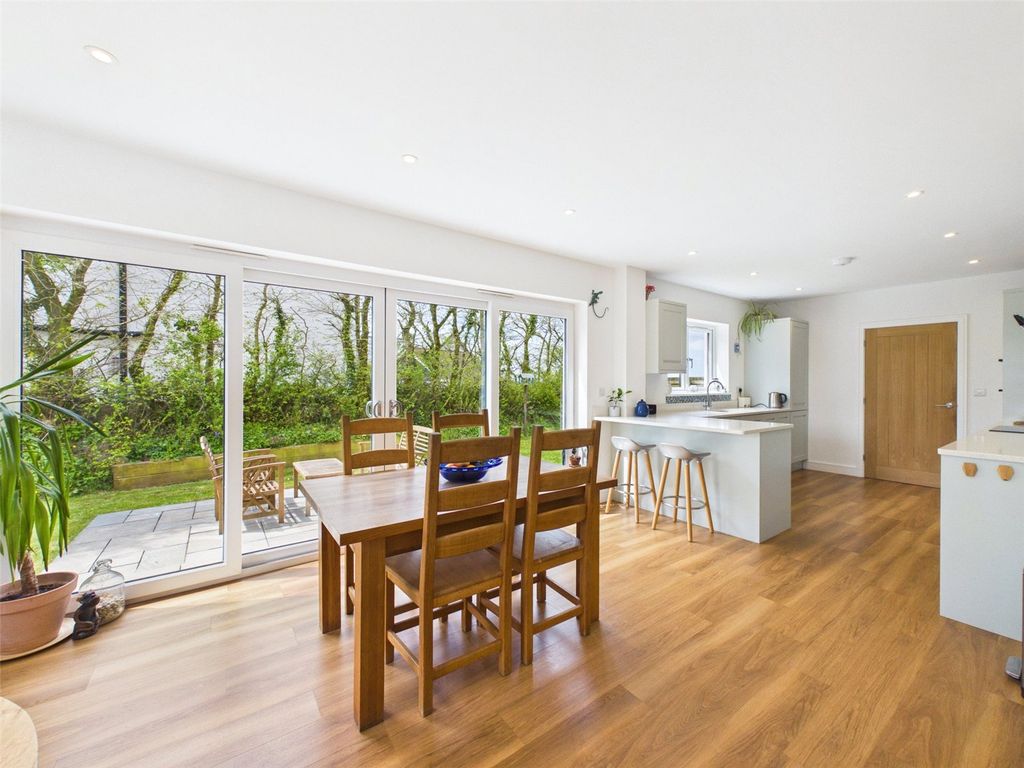 Property photo 2 of 18 Picture No. 06