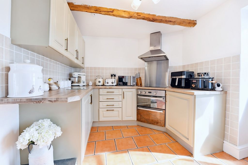Property photo 3 of 11 Not Specified