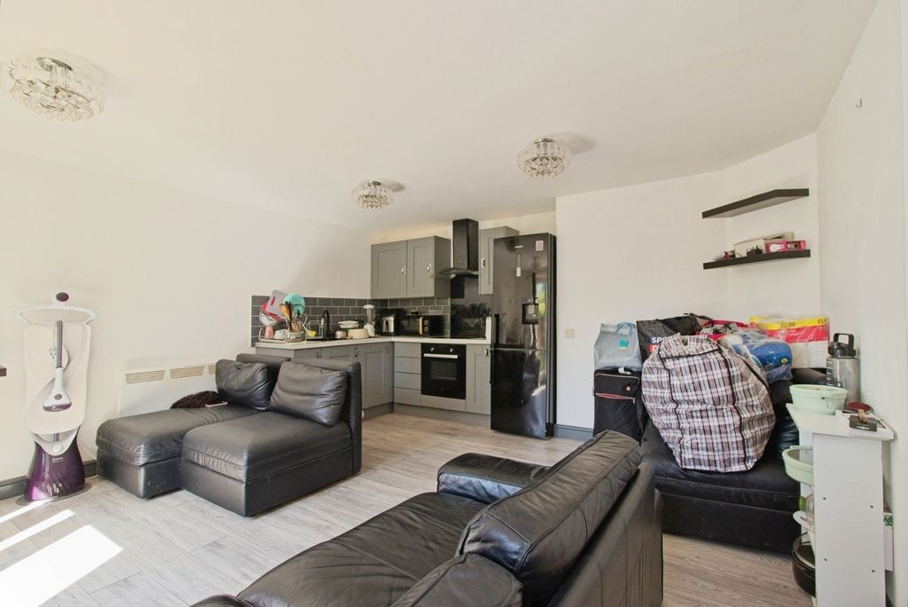 Property photo 2 of 20 Pbox-Img.Jpg