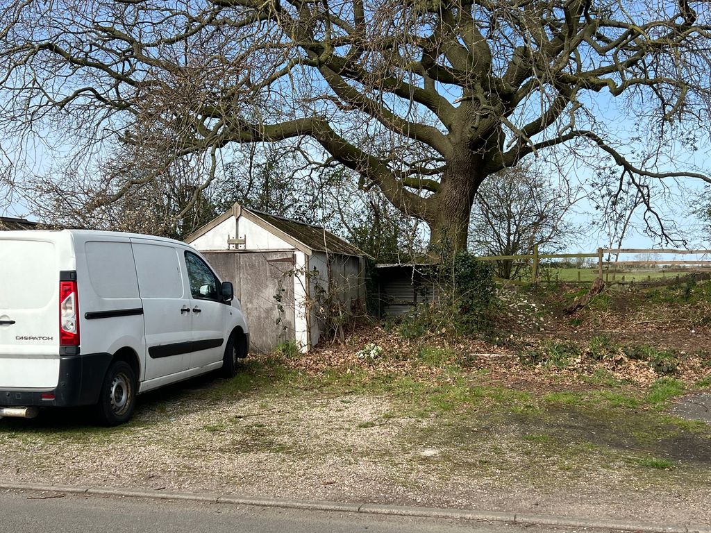 Property photo 1 of 2