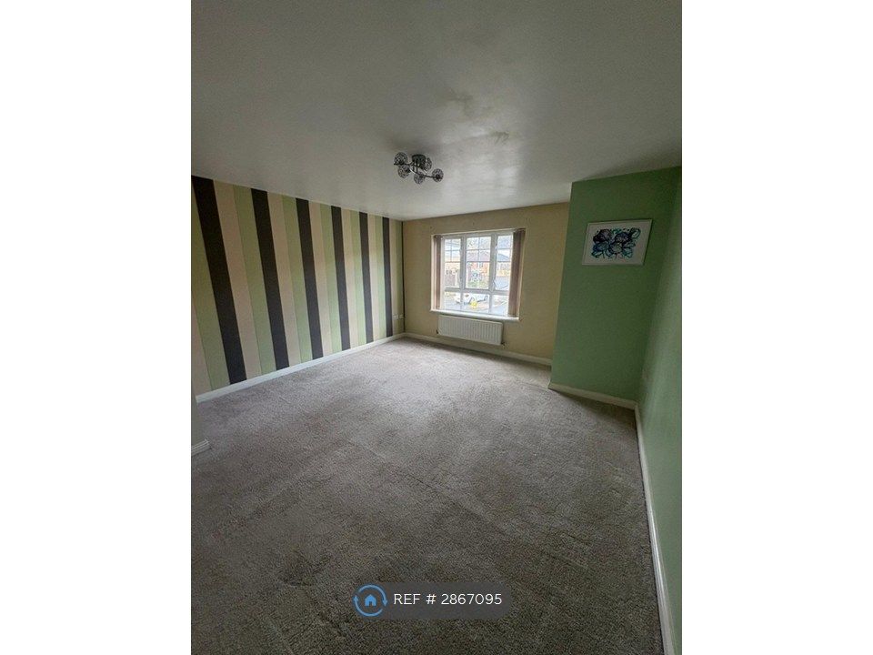 Property photo 2 of 13 Bedroom