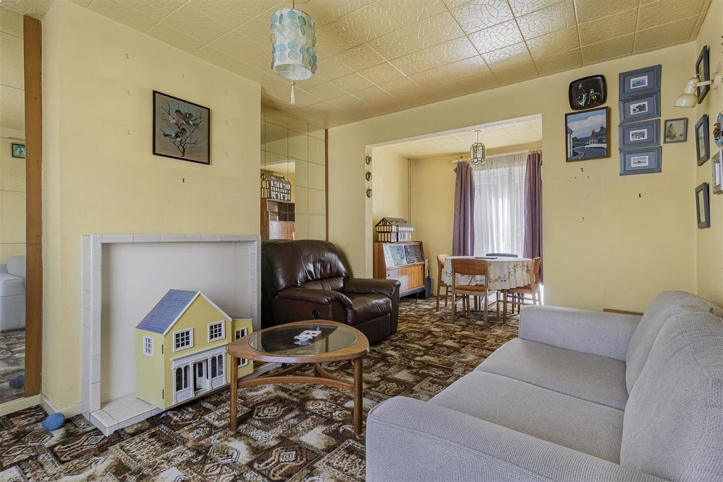 Property photo 3 of 17 19_86988.Jpg