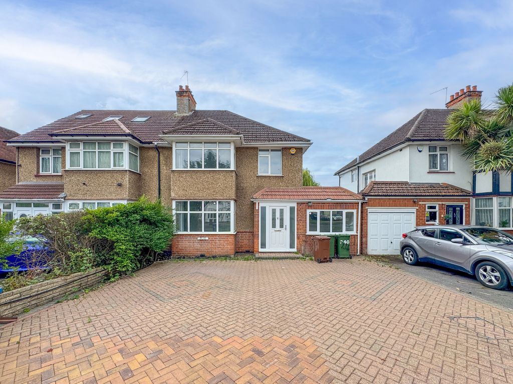 Property photo 1 of 11