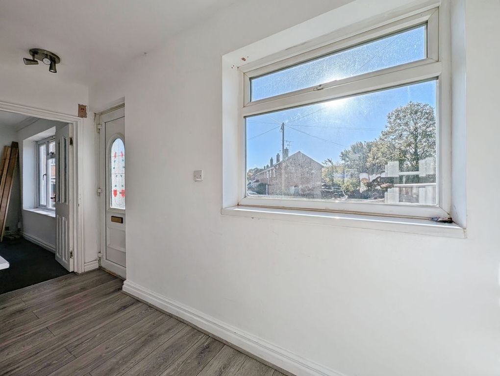 Property photo 3 of 13 Photo 7