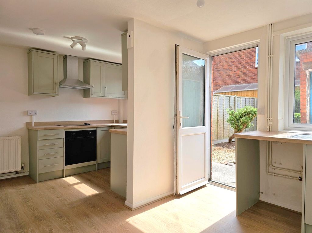 Property photo 3 of 16 Kitchen/Breakfast Rm