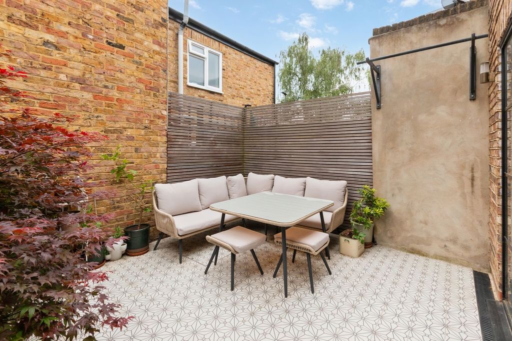 Property photo 3 of 15