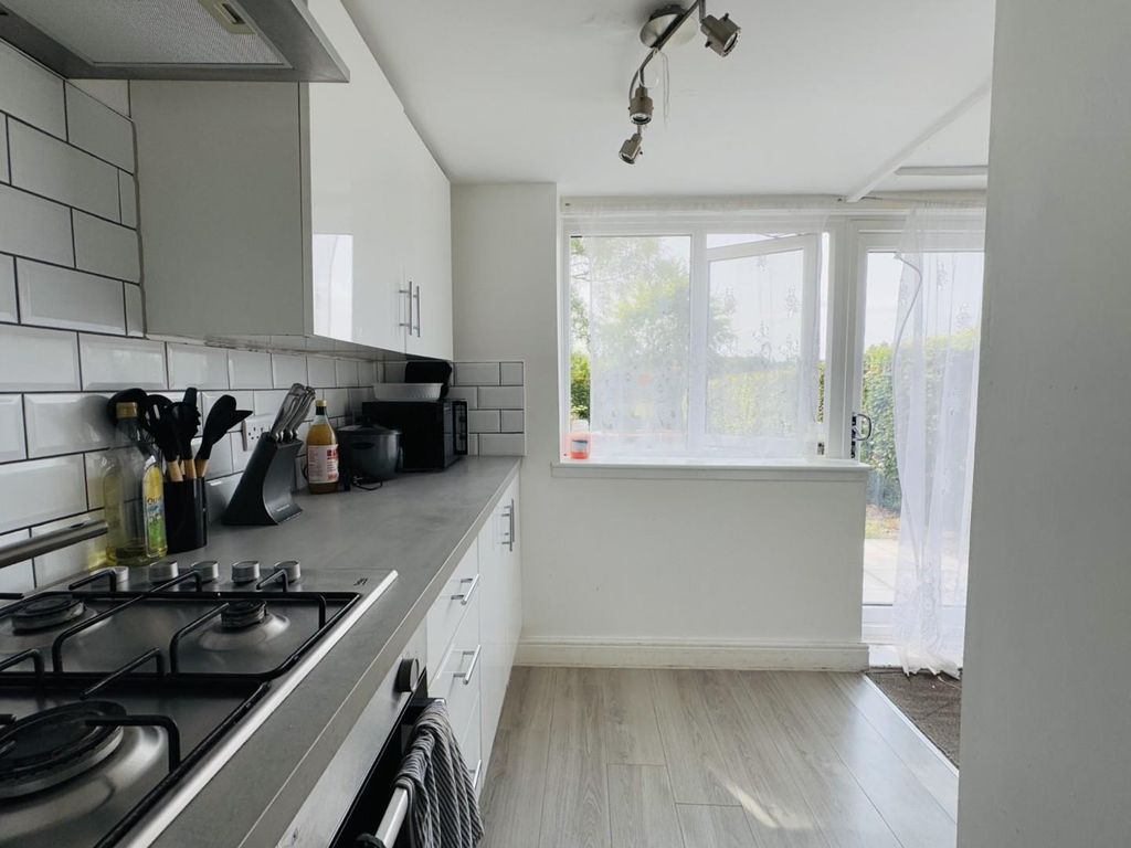 Property photo 3 of 14 Kitchen 2.Jpg