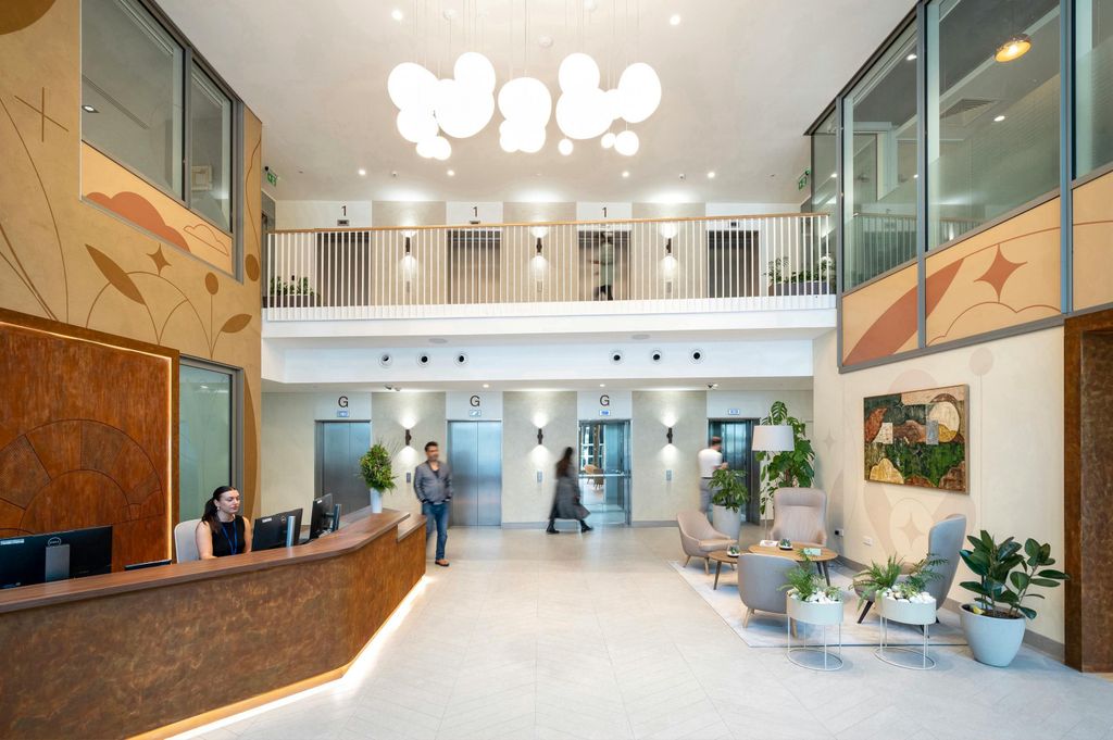 Property photo 2 of 14 Ealingcross4.Jpg