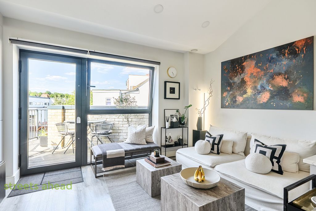 Property photo 3 of 13 c4d2F46d-A797-4d4...