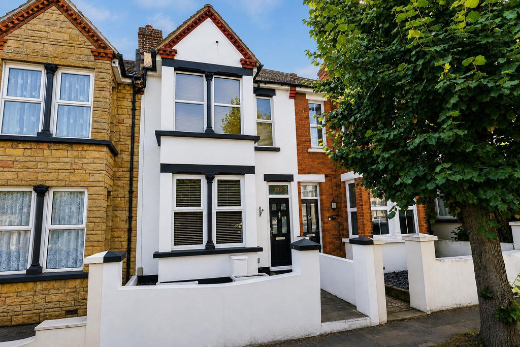 Property photo 1 of 18