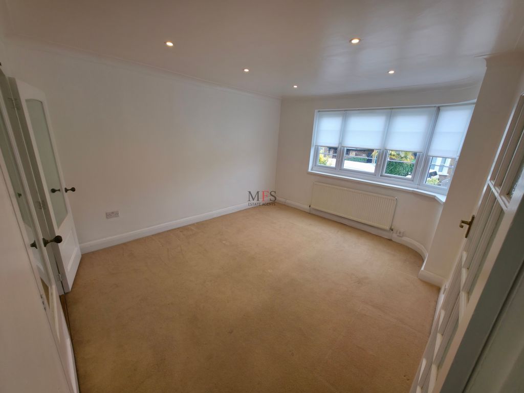 Property photo 3 of 23 Photo 22