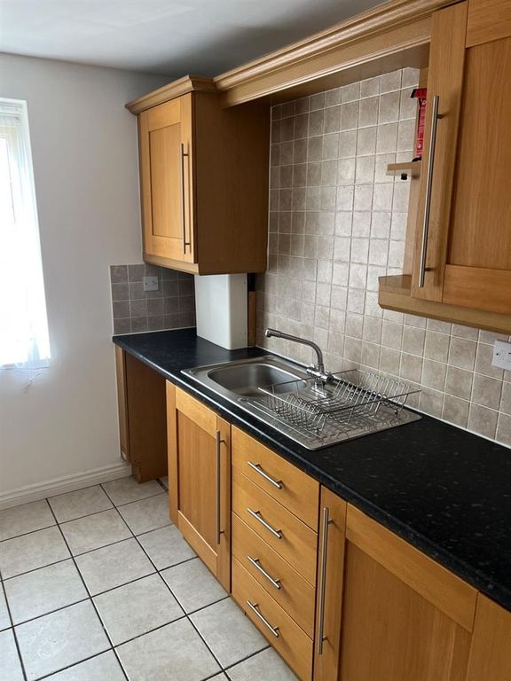 Property photo 2 of 22 Kitchen 2.Jpg