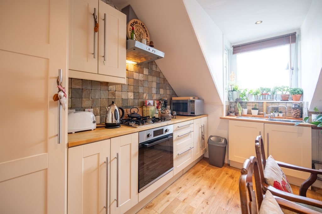 1 bed flat for saleBurnside, Aberfeldy PH15 photo 5
