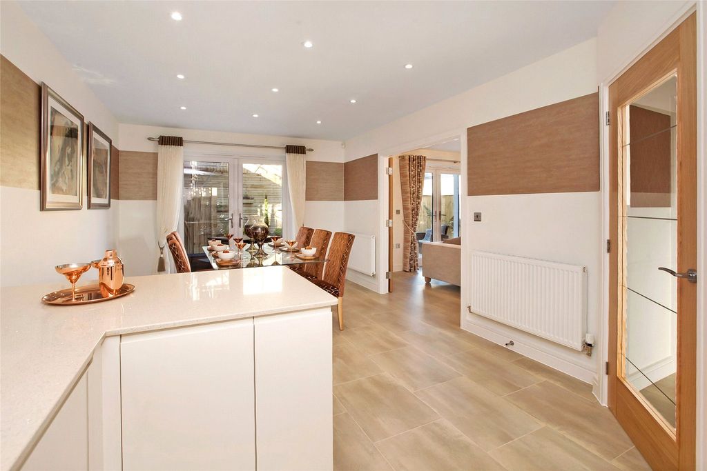 Property photo 2 of 6 Previous Show Home