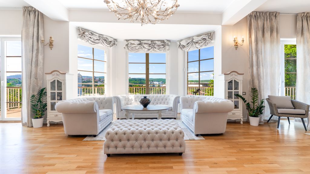 Property photo 1 of 33