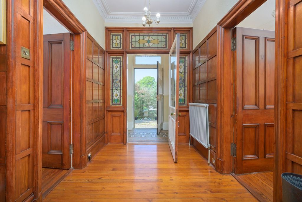 Property photo 3 of 57