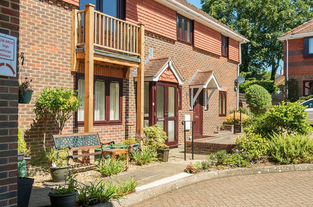 Property photo 1 of 22 1321749-1-686E448...