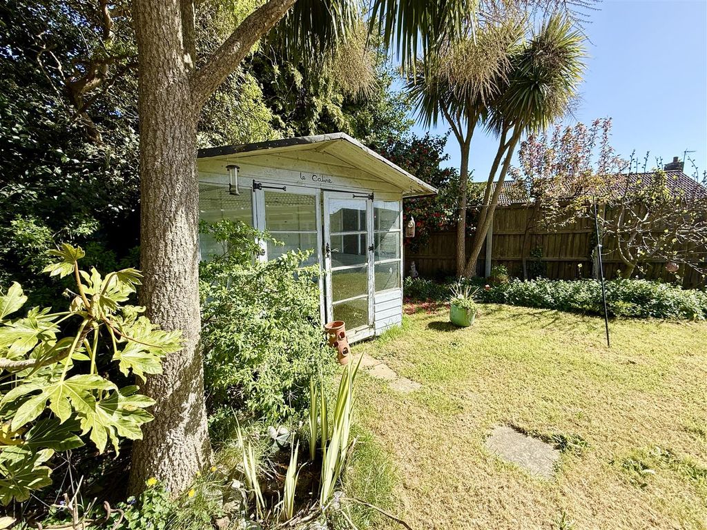 Property photo 3 of 15 Summer House
