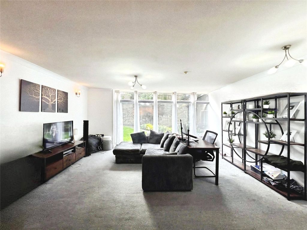 Property photo 2 of 22 Picture No. 34