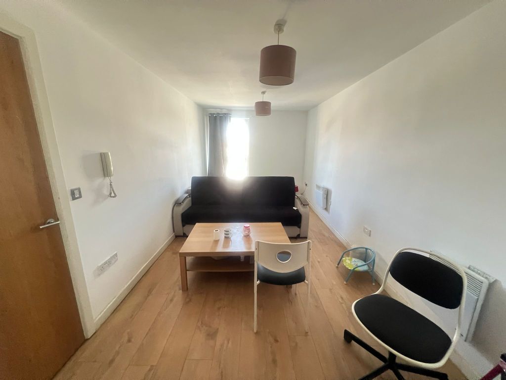 Property photo 2 of 4 E26841De-69ee-4541-A8A0-Ecc0435E6ce1